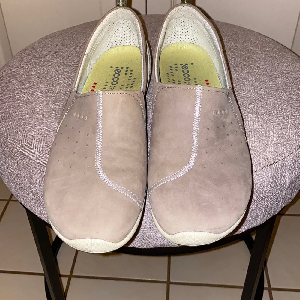 Ecco biom slip on sneakers size 40